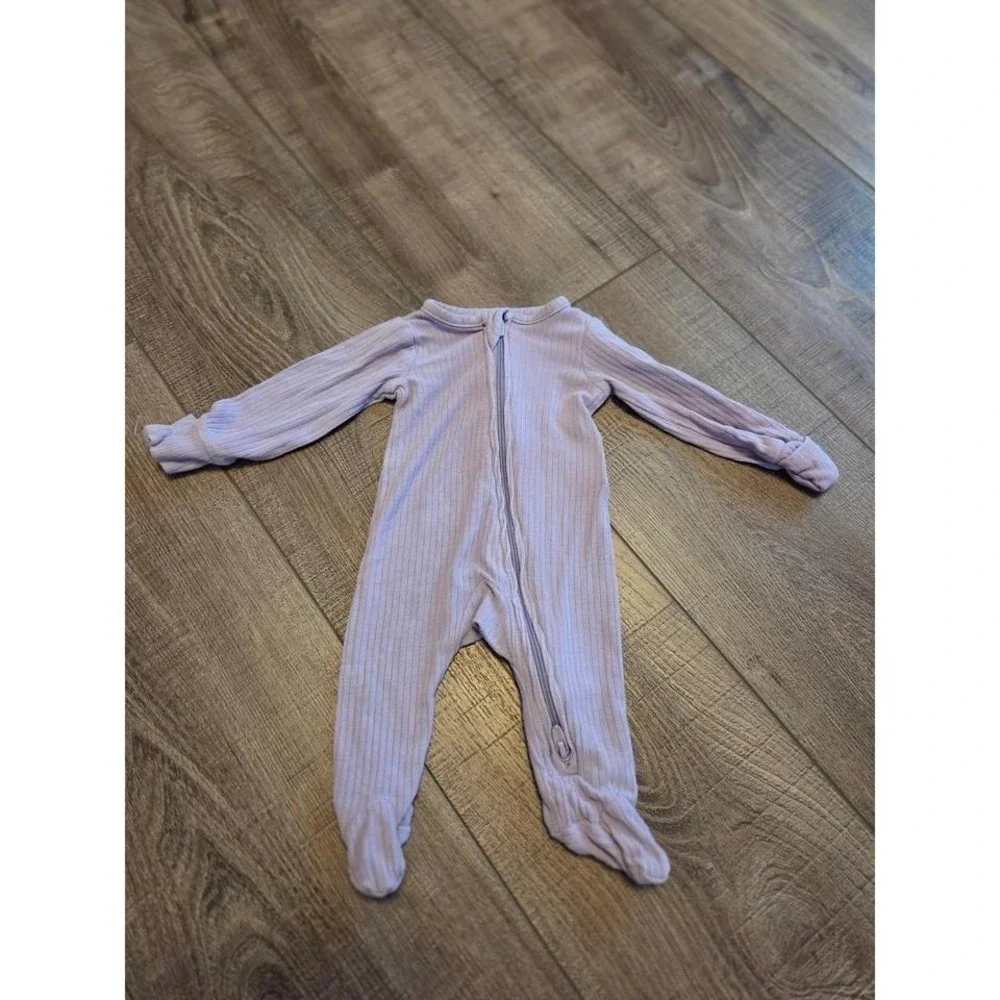 Carter's purely line footed‎ sleeper preemie